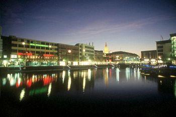 كيل Hotel Am Schwedenkai المظهر الخارجي الصورة