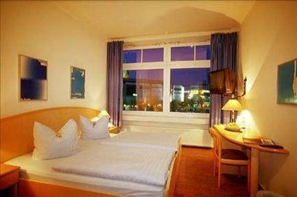 كيل Hotel Am Schwedenkai المظهر الخارجي الصورة