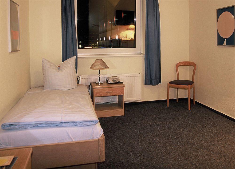 كيل Hotel Am Schwedenkai المظهر الخارجي الصورة